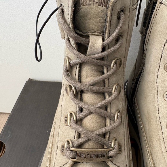 Harley-Davidson Beige Leather Ankle Boots Marconi New in box never worn. - Picture 3 of 7